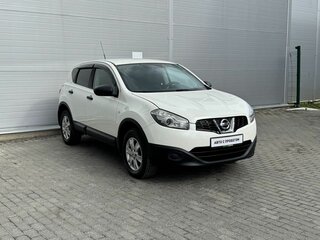 2013 Nissan Qashqai I Рестайлинг, белый, 845000 рублей, вид 3