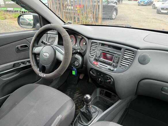 2011 Kia Rio II Рестайлинг, серебристый, 549000 рублей - вид 13