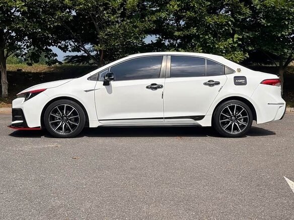 2023 Toyota Corolla Sporty XII (E210) Рестайлинг, белый, 1210000 рублей - вид 7