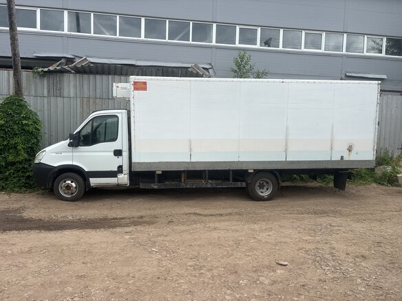 2010 Iveco Daily, белый, 1760000 рублей - вид 2