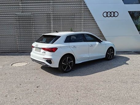 2023 Audi A3 Sportback 35 TFSI IV (8Y), белый, 2050000 рублей, вид 4