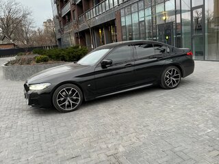 2020 BMW 5 серии 520d VII (G30/G31/G38) Рестайлинг, чёрный, 4550000 рублей, вид 2