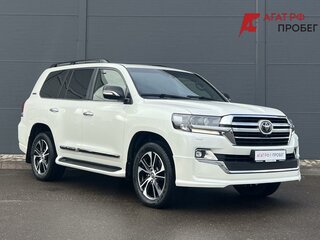 2020 Toyota Land Cruiser 200 Series Рестайлинг 2, белый, 8490000 рублей, вид 3