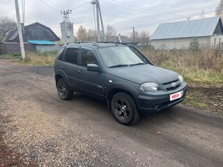 2018 Chevrolet Niva I Рестайлинг, зелёный, 700000 рублей, вид 3