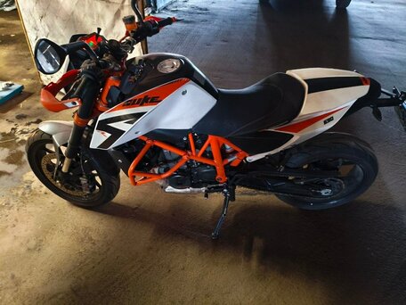 2014 KTM 690 Duke R, белый, 450000 рублей, вид 2