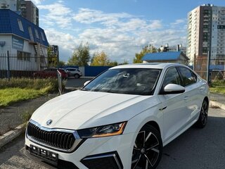 2022 Skoda Octavia IV (A8), белый, 2240000 рублей, вид 1