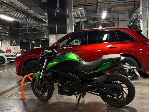2021 Bajaj Dominar 400, зелёный, 305000 рублей