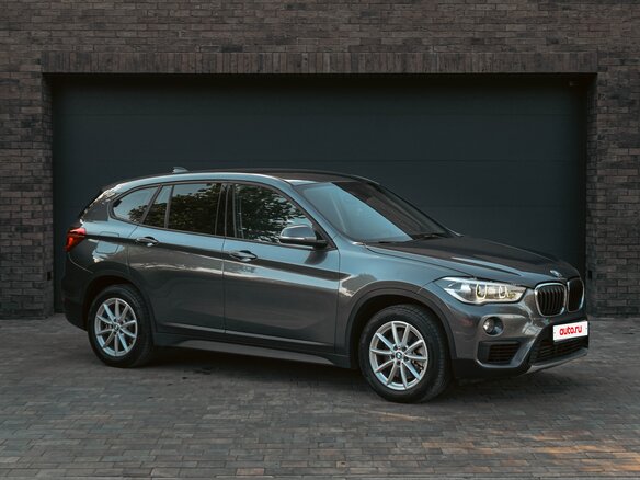 2018 BMW X1 20i xDrive II (F48), серый, 2530000 рублей - вид 3