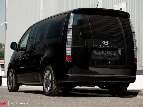 2025 Hyundai Staria I, чёрный, 6890000 рублей - вид 1