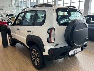 2026 Lada (ВАЗ) Niva Travel I Рестайлинг, белый, 1717000 рублей, вид 4
