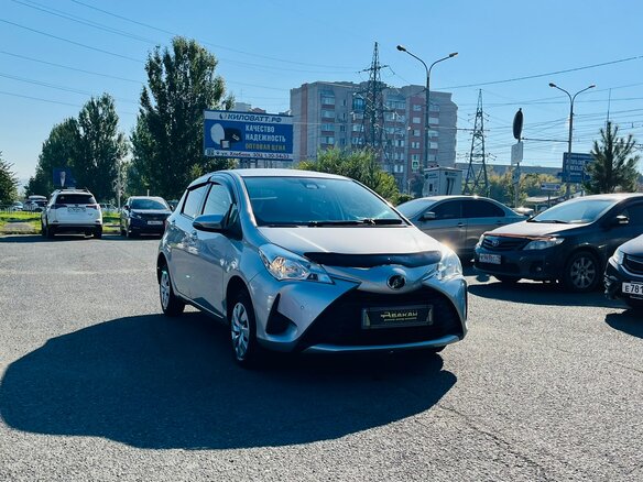 2018 Toyota Vitz III (XP130) Рестайлинг 2, серый - вид 4