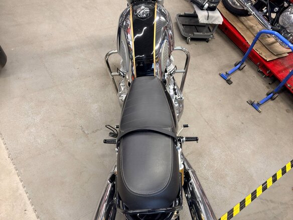 2025 Royal Enfield Continental GT, серебристый, 700000 рублей - вид 3