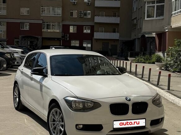2013 BMW 1 серии 116i II (F20/F21), белый, 1090000 рублей - вид 1