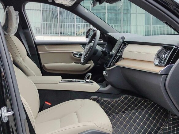 2026 Volvo XC90 B5 II Рестайлинг 2, чёрный, 8200000 рублей - вид 8