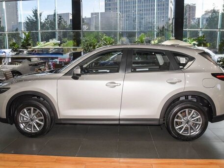 2026 Mazda CX-5 II Рестайлинг, серебристый, 2830000 рублей, вид 3
