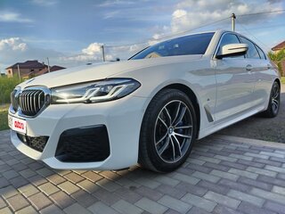 2022 BMW 5 серии 520i VII (G30/G31/G38) Рестайлинг, белый, 5100000 рублей, вид 2