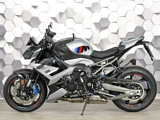 2025 BMW M 1000 R, серебристый, 2900000 рублей, вид 4