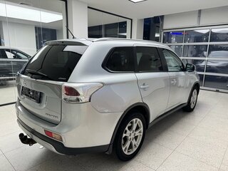 2015 Mitsubishi Outlander III Рестайлинг, серебристый, 1500000 рублей, вид 4