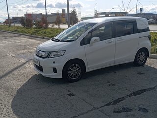 2014 Honda Freed Spike I Рестайлинг 2, белый, 1300000 рублей, вид 1