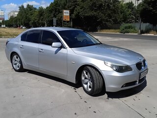 2003 BMW 5 серии 520i V (E60/E61), серебристый, 800000 рублей, вид 3