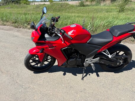2013 Honda CBR 400R, красный, 450000 рублей, вид 1