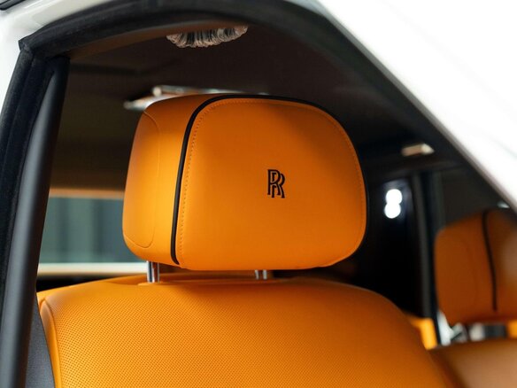 2023 Rolls-Royce Phantom Extended VIII Рестайлинг (Series II), белый, 49100000 рублей - вид 12