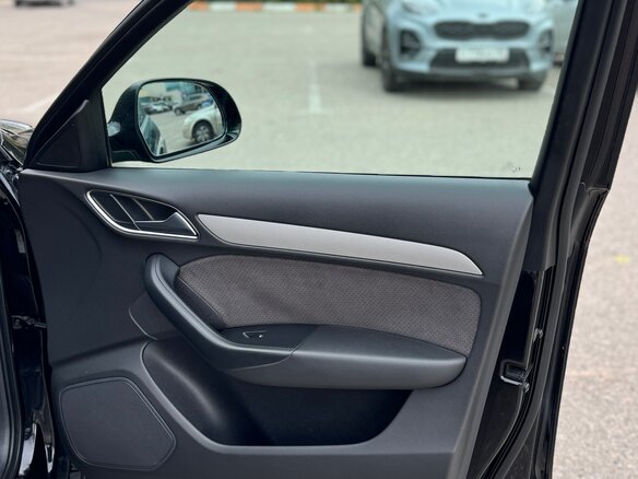 2014 Audi Q3 I (8U), чёрный - вид 18