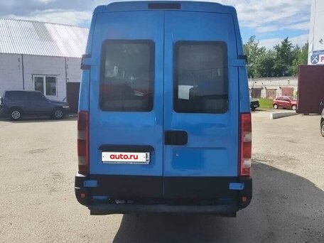 2014 Iveco Daily, синий, 2000000 рублей, вид 5