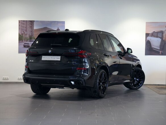 2026 BMW X5 30d IV (G05/G18) Рестайлинг, чёрный, 17690000 рублей - вид 5