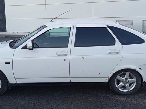 2013 Lada (ВАЗ) Priora I Рестайлинг, белый, 360000 рублей - вид 7