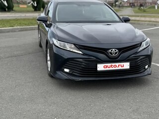 2018 Toyota Camry VIII (XV70), синий, 2150000 рублей, вид 1