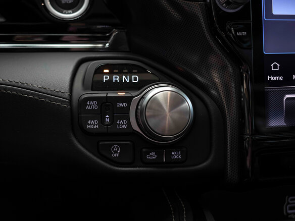 2026 Ram 1500 Crew Cab eTorque V Рестайлинг, чёрный, 11494964 рублей - вид 35