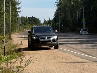 2008 Volkswagen Touareg I Рестайлинг, чёрный, 1700000 рублей, вид 2