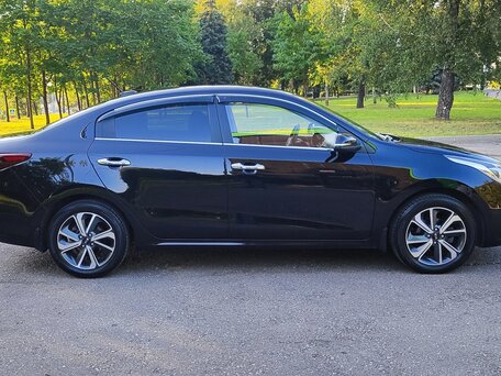 2018 Kia Rio IV, чёрный, 1430000 рублей, вид 5