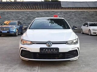 2023 Volkswagen Golf VIII, белый, 1566000 рублей, вид 1