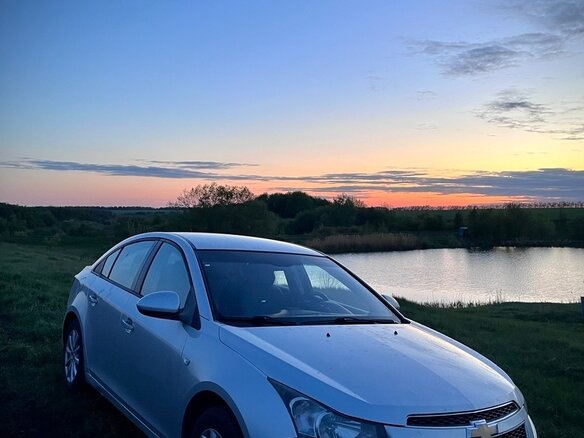 2012 Chevrolet Cruze I, серебристый, 690000 рублей - вид 1