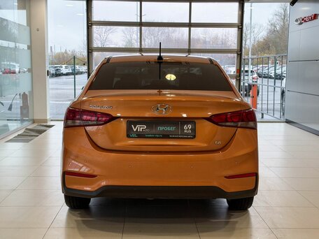 2017 Hyundai Solaris II, оранжевый, 1247000 рублей, вид 5