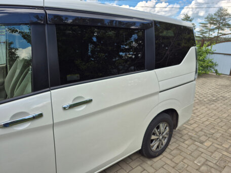 2018 Nissan Serena V (C27), белый, 1770000 рублей, вид 2