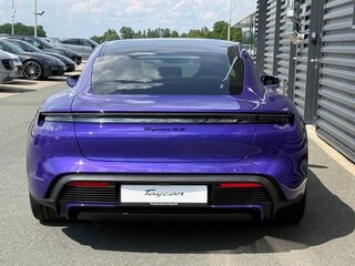 2026 Porsche Taycan 4S I Рестайлинг, фиолетовый, 13200000 рублей, вид 3