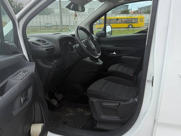 2022 Opel Combo XL E, белый, 1695000 рублей - вид 8