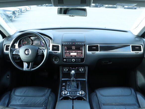 2016 Volkswagen Touareg II Рестайлинг, синий - вид 11