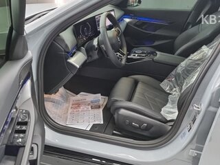 2024 BMW 5 серии 520i VIII (G60/G61/G68), серый, 6630010 рублей, вид 5