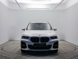 2021 BMW X1 20i xDrive II (F48) Рестайлинг, белый, 2773000 рублей, вид 2