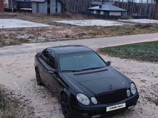 2004 Mercedes-Benz E-Класс 320 III (W211, S211), чёрный, 610000 рублей, вид 3