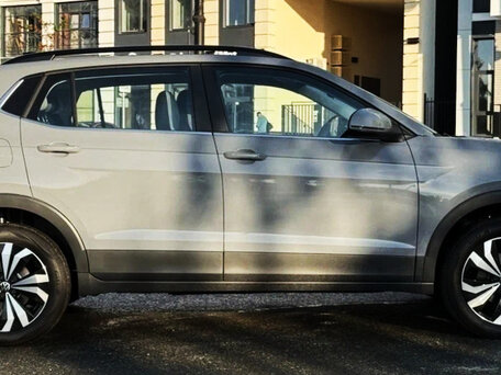 2024 Volkswagen Tharu XR 300 TSI, серый, 2050033 рублей, вид 4