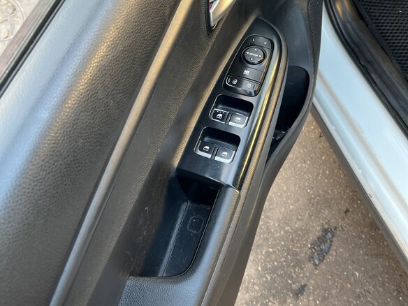 2017 Kia Rio IV, белый - вид 9