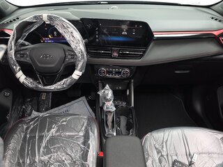 2026 Chevrolet TrailBlazer III Рестайлинг, чёрный, 3280000 рублей, вид 4