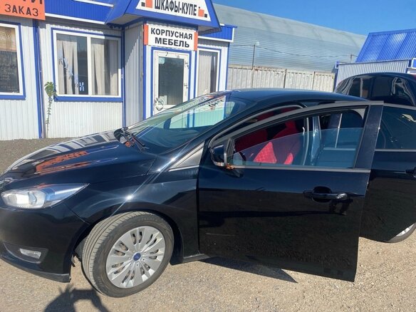 2017 Ford Focus III Рестайлинг, чёрный, 999999 рублей - вид 3