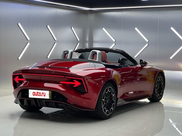 2024 MG Cyberster, красный, 7899777 рублей - вид 5