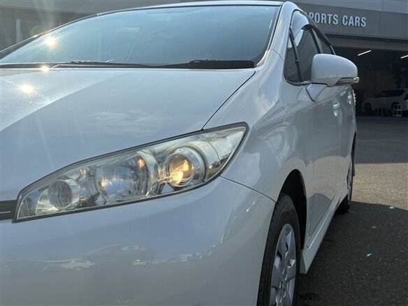 2017 Toyota Wish II Рестайлинг, белый, 1410016 рублей - вид 15